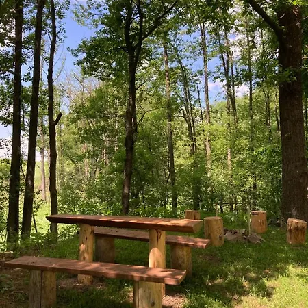 Karavan Na Louce 캠프장 *