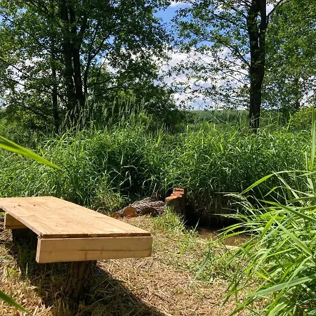 캠프장 Karavan Na Louce Volenice (Pribram)