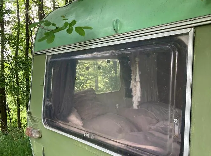 Karavan Na Louce Volenice (Pribram)