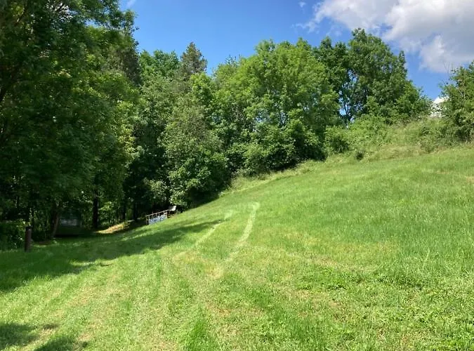 Karavan Na Louce Volenice (Pribram)
