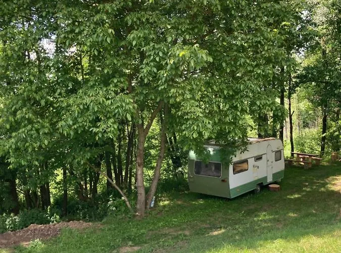 Karavan Na Louce Κάμπινγκ